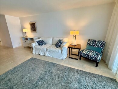 1919 Gulf Shore Blvd N unit 302, Naples, FL 34102 - photo 5