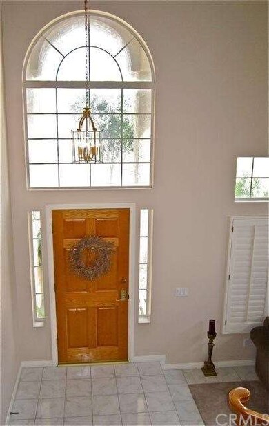 High ceiling over the entryway