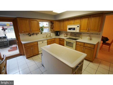 26 Savage Dr, Feasterville Trevose, PA 19053 - photo 6