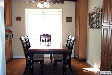 Formal Dining Room with Sitting Window/Bench Seat 