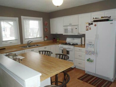 2510 W 56th St, Davenport, IA 52806 - photo 2