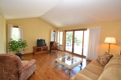 3440 Valley Creek Cir, Middleton, WI 53562 - photo 2