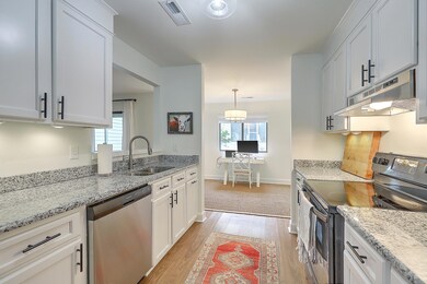 Kitchen & Dining