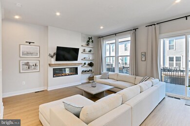 2395 Liberty Loop, Herndon, VA 20171 - photo 5