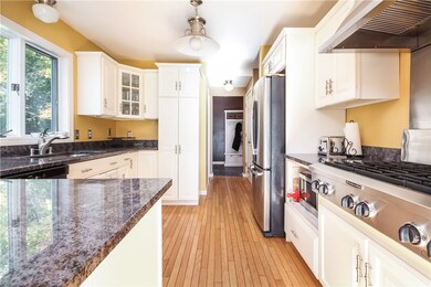 211 Sweet Allen Farm Rd, Wakefield, RI 02879 - photo 3