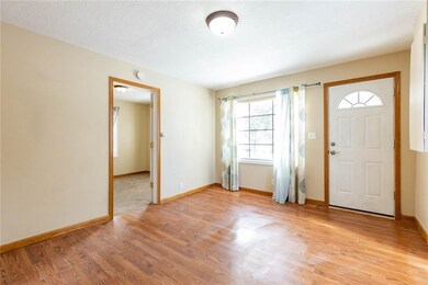 4135 Columbia St, Des Moines, IA 50313 - photo 3