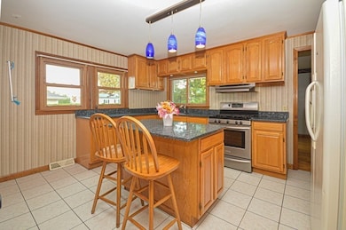 226 Matthew St, New Bedford, MA 02740 - photo 7