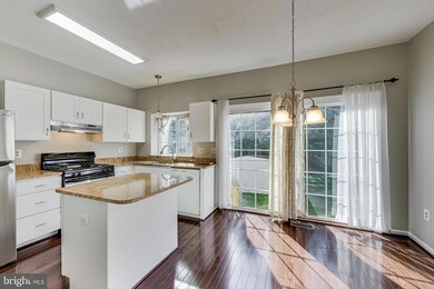 7223 Stover Dr, Alexandria, VA 22306 - photo 4