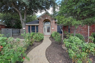 5313 Hibbs Dr, Fort Worth, TX 76137 - photo 2
