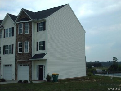 Spacious Townhouse w/ 3 Bedrooms and 3 1/2 baths