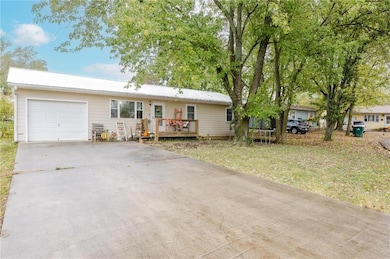 1315 S Little St, Fort Scott, KS 66701 - photo 2