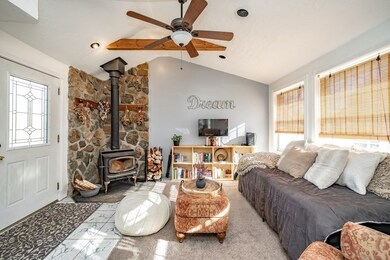 32 Cleveland Ave, Westfield, MA 01085 - photo 3