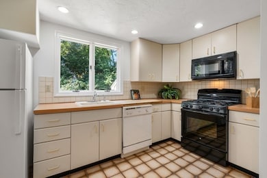 49 Pierrepont Rd, Newton Lower Falls, MA 02462 - photo 6