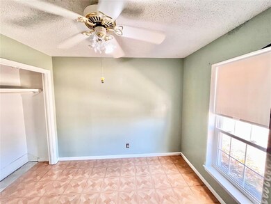 914 S Hyde Park Ave, Denison, TX 75020 - photo 7