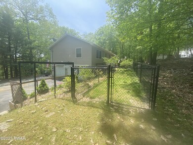 135 Arrowood Dr, Milford, PA 18337 - photo 4