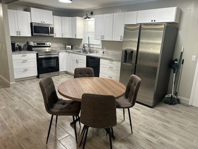 185 S Cromartie St, Hazlehurst, GA 31539 - photo 3