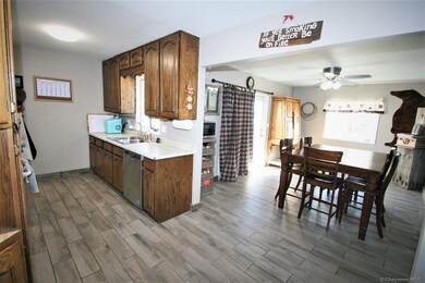 4211 E 6th St, Cheyenne, WY 82001 - photo 2