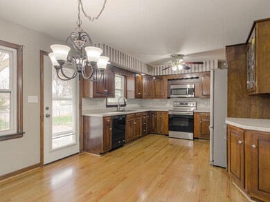 9803 Newton Ave, Kansas City, MO 64134 - photo 7