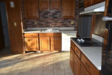 141 Cr 313, Fayette, MO 65248 - photo 5