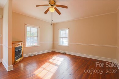 225 N Bost St, Statesville, NC 28677 - photo 3