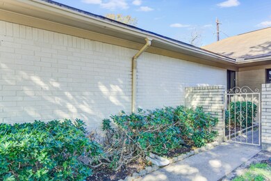 8227 Gulfwood Ln, Houston, TX 77075 - photo 4