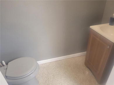 2000 Congressman Hebert Dr unit C, Chalmette, LA 70043 - photo 6