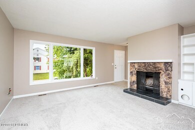 Living Room-20190618-47957