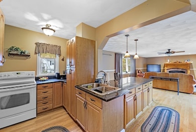 25 Thayer St, Methuen, MA 01844 - photo 3