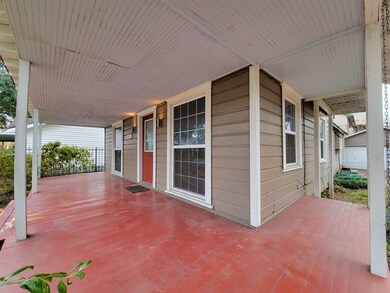 810 E 28th St, Houston, TX 77009 - photo 3