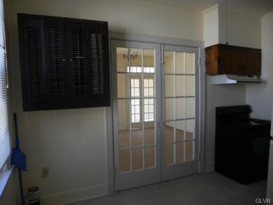 296 Washington St, East Stroudsburg, PA 18301 - photo 3