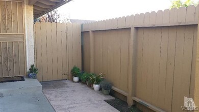 5271 Barrymore Dr, Oxnard, CA 93033 - photo 2