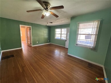 609 S 11th St, Copperas Cove, TX 76522 - photo 6