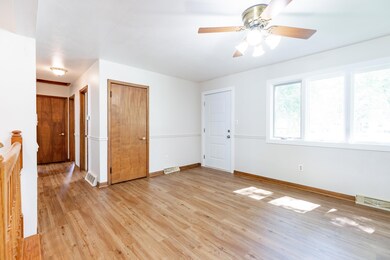 1912 Primrose Dr, Cedar Falls, IA 50613 - photo 4