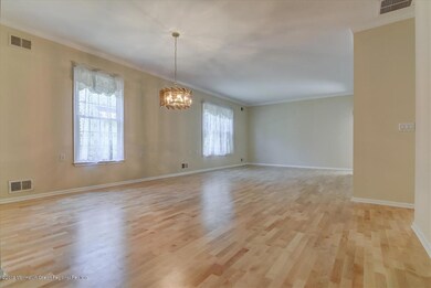 06-Dining & Living Room