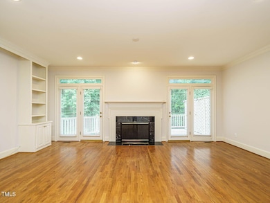 005-1280x960-living-room