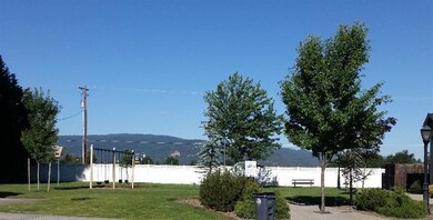 384 Live Oak Loop, Central Point, OR 97502 - photo 7