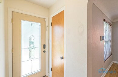 3902 Garrison Rd, Toledo, OH 43613 - photo 2