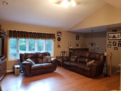 61 E Charlton Rd, Spencer, MA 01562 - photo 3