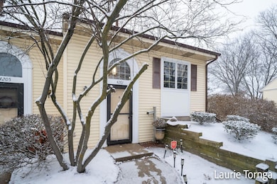 3-web-or-mls-4201-eastcastle-ct-se