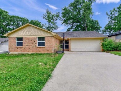 106 Doris Dr, Denison, TX 75021 - photo 2