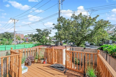 119 Skyline Dr, Staten Island, NY 10304 - photo 4
