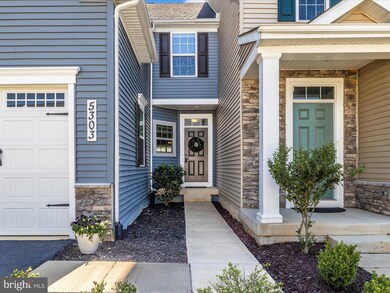 5303 Crape Myrtle Dr, Frederick, MD 21703 - photo 2