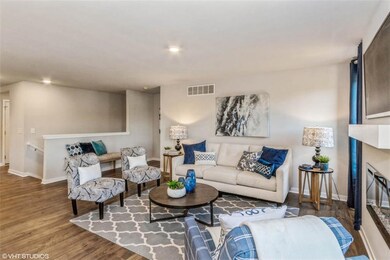 9912 NW 82nd Ave, Johnston, IA 50131 - photo 3