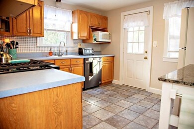 216 Plumtree Rd, Springfield, MA 01118 - photo 7