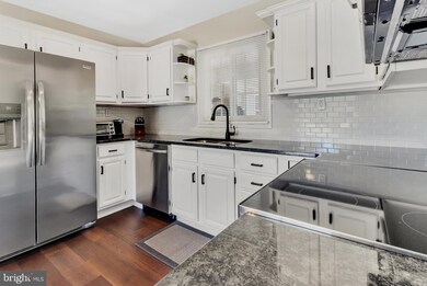 12328 Flamingo Ln, Bowie, MD 20715 - photo 6