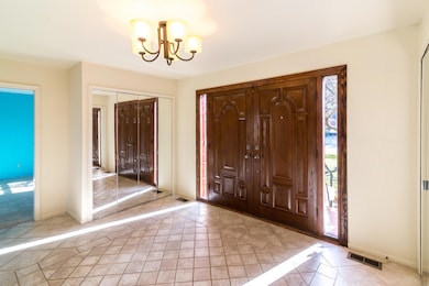 6882 Post Oak Dr, West Bloomfield, MI 48322 - photo 7