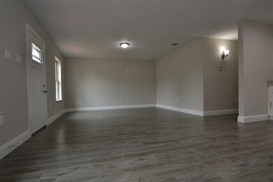 6319 Maple Hill Dr, Houston, TX 77088 - photo 2