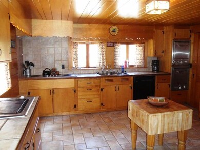 Additional Kitchen Photo