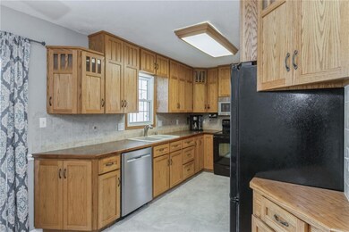 1075 Valley Park St, Marion, IA 52302 - photo 6