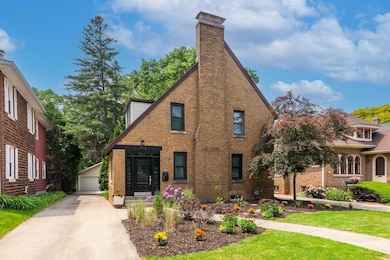 1853 N 83rd 40